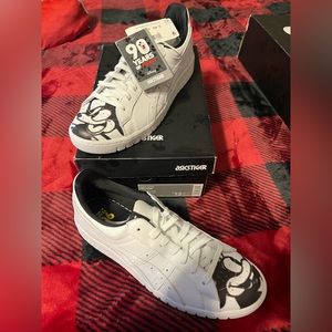 ASICS Men’s Size 12 Sneaker 90 Years of Mickey